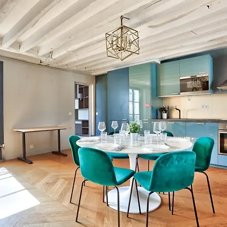 Le Marais Superb Apartment Terrace Paris Free Netflix-3